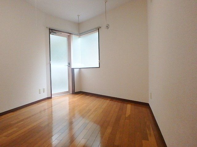 居室・リビング　室内