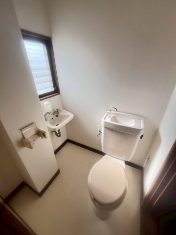 トイレ　清潔感のあるトイレです♪
