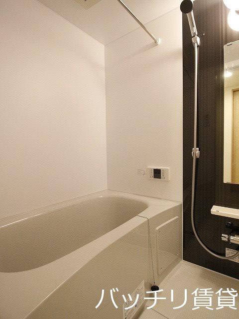 バス・シャワールーム　別号室の画像。現況を優先します。