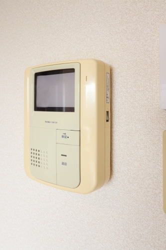 セキュリティ　同物件別号室参考写真です。現状優先になります。