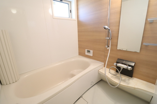 バス・シャワールーム　追い焚き給湯