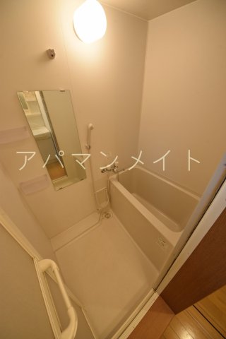 バス・シャワールーム　バストイレ別！