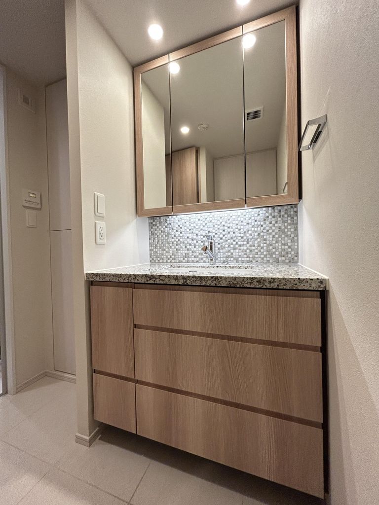 洗面設備　洗面化粧台