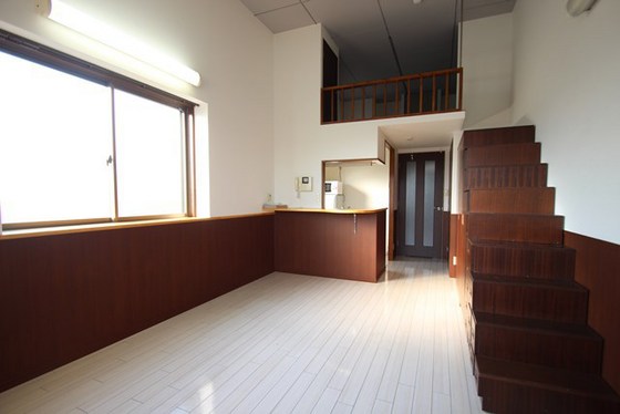 居室・リビング　※別部屋の写真です