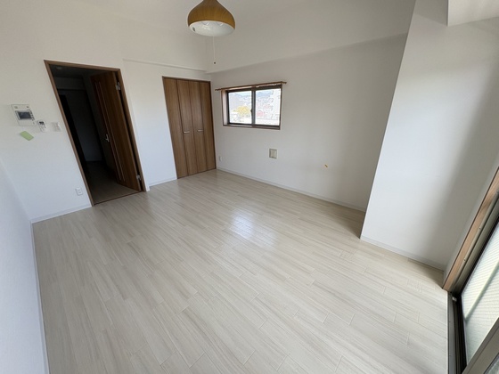 居室・リビング　※別部屋の写真です