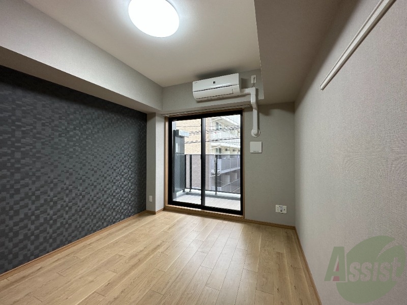 居室・リビング　アクセントクロスの色は現況優先となります。