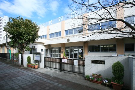 小学校　葛飾区立青戸小学校（小学校）まで398m