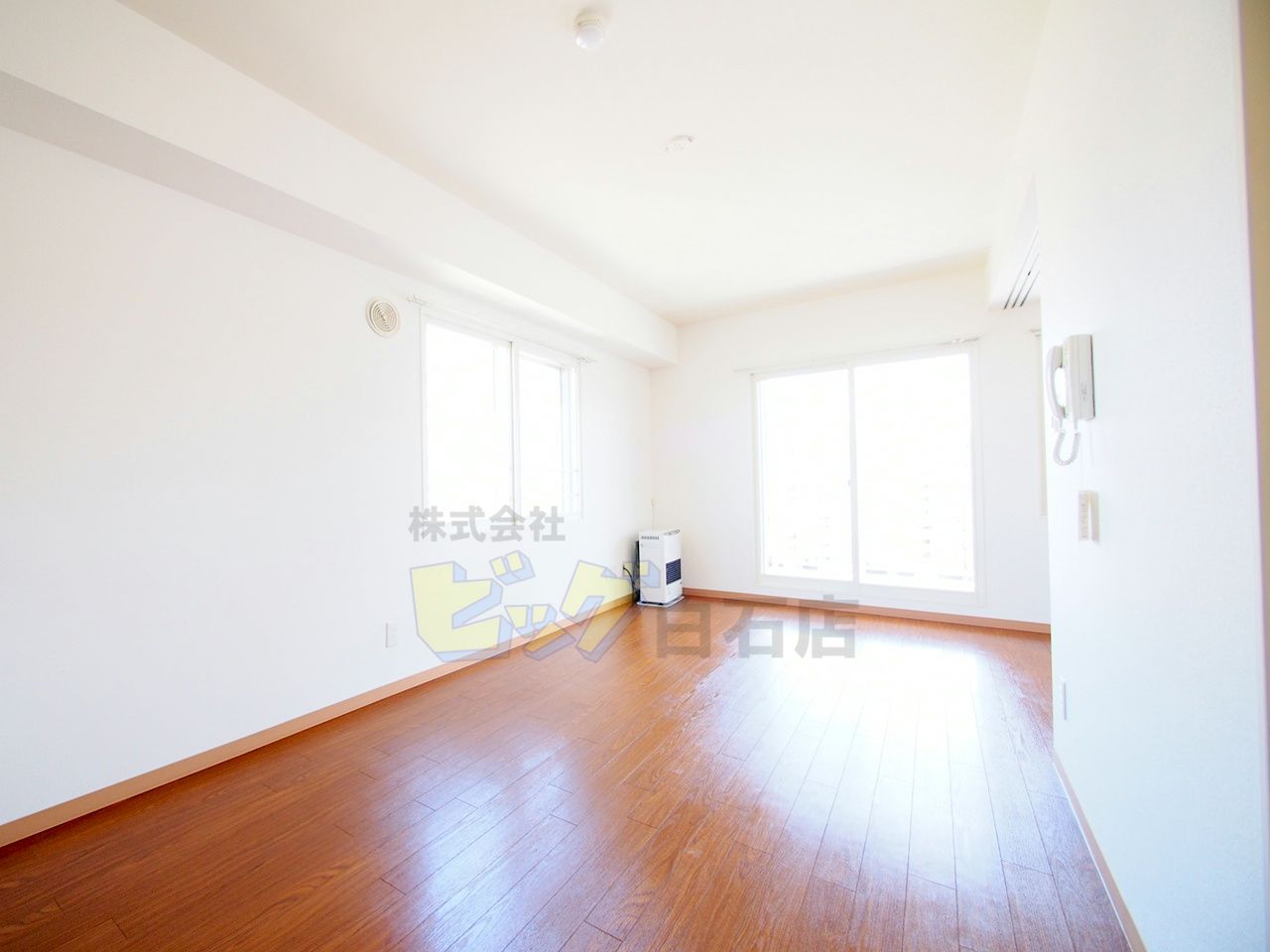 居室・リビング　陽当たり良好で明るいリビングです♪