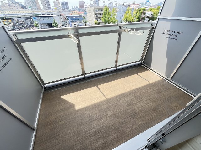 バルコニー　陽当たり良好なバルコニーです
