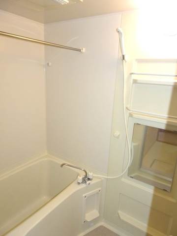 バス・シャワールーム　浴室乾燥機付きで雨の日も安心◎