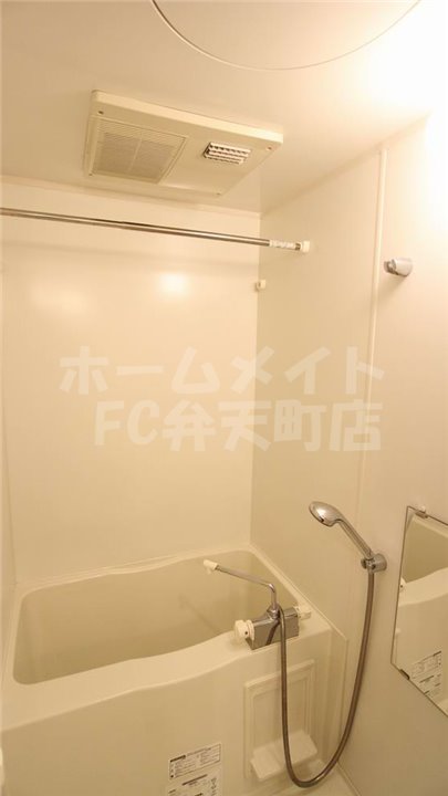 バス・シャワールーム　お風呂で日々の疲れを落としましょう