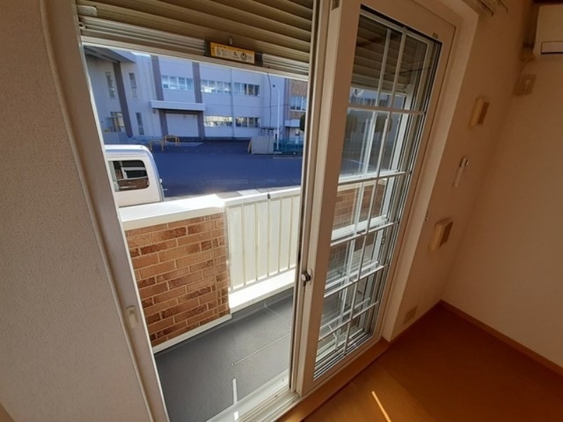 バルコニー　図面と現状に相違がある場合には現状を優先