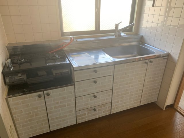 キッチン　イメージとして同建物他部屋を表示しています