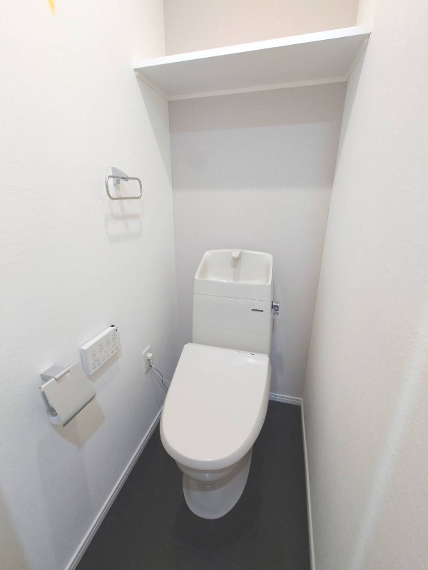 トイレ　温水洗浄暖房便座