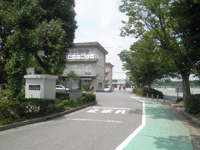 中学校　東山中学校（中学校）まで945m