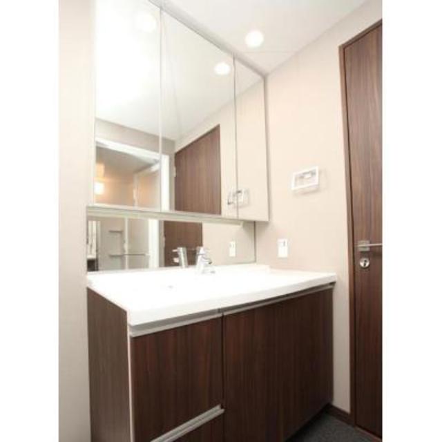 洗面設備　※写真は同タイプ住戸です。