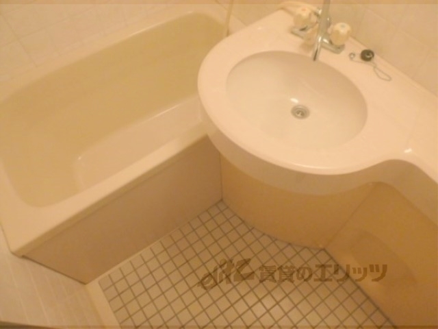 バス・シャワールーム　バス