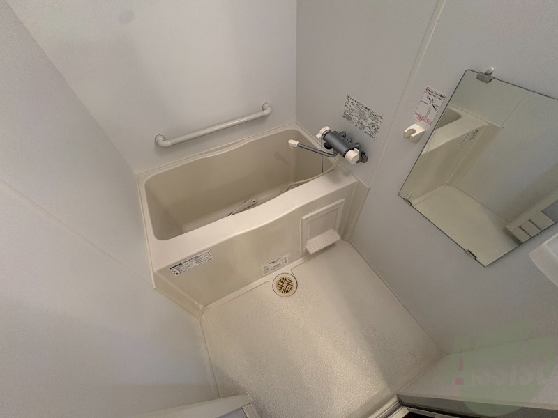 バス・シャワールーム　お風呂になります。一日の疲れを癒してくださいね。