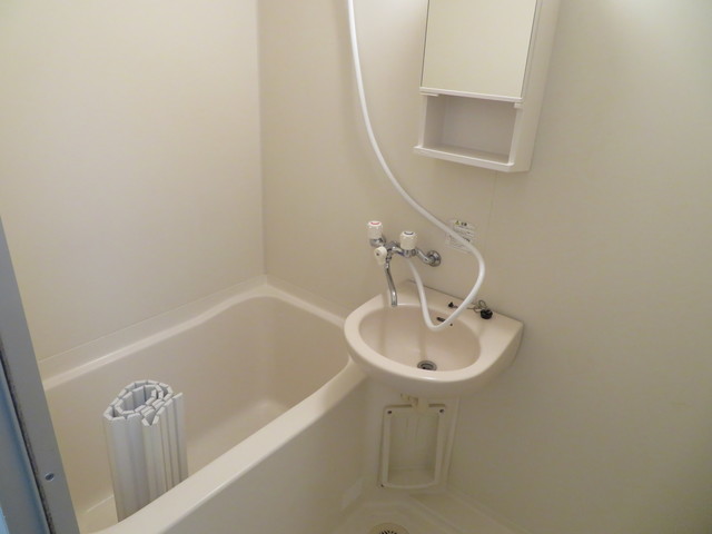 バス・シャワールーム　※別のお部屋の画像です