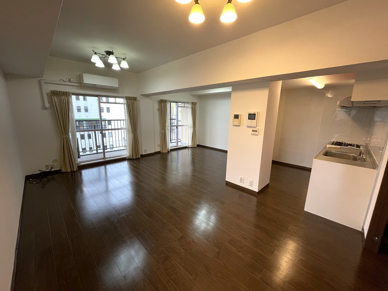 エクシーマンション米屋の居間写真