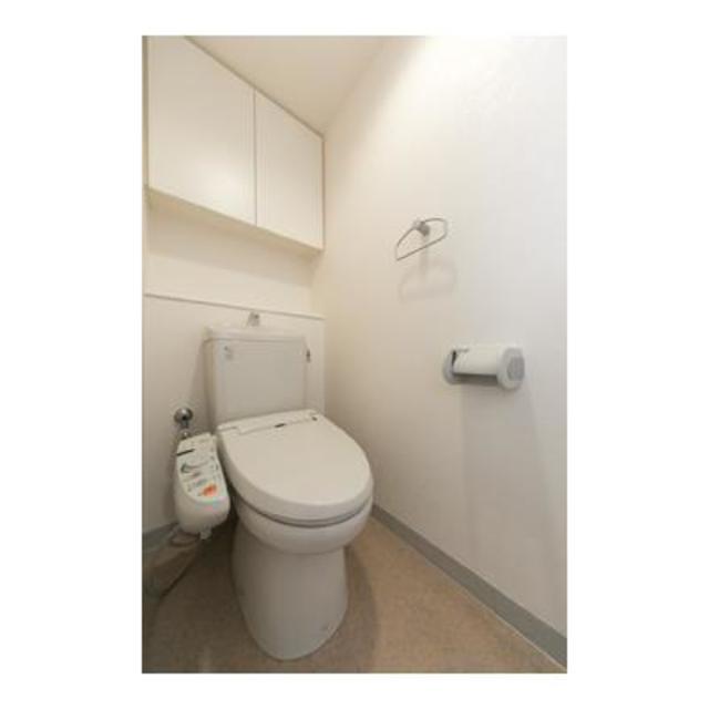 トイレ　※写真は同タイプ住戸です。