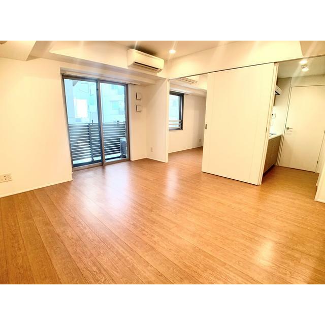 居室・リビング　日差しが差し込んで気持ちが良い