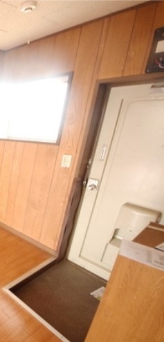 玄関　※別部屋参考写真