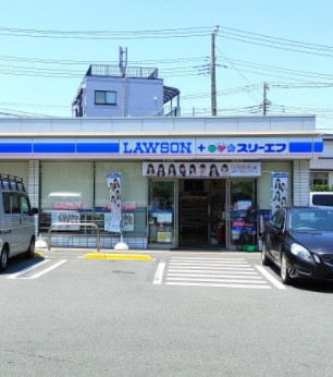 コンビニ　ローソン・スリーエフ藤沢羽鳥中学校前店（コンビニ）まで371m