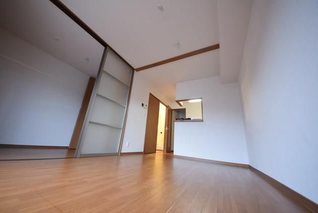 居室・リビング　別角度から見たお部屋です