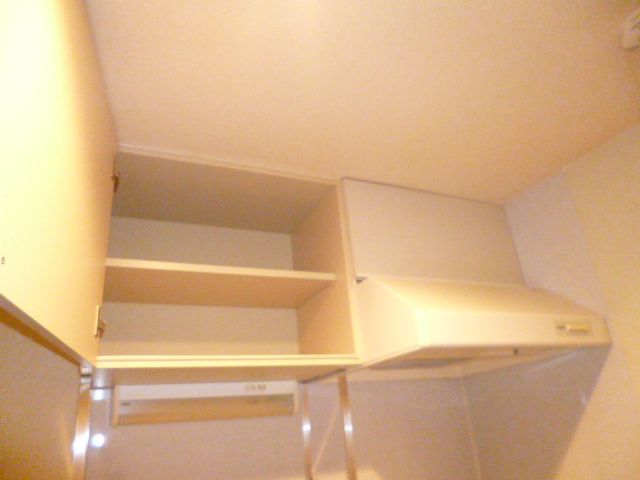 キッチン　キッチな周りの収納も豊富です