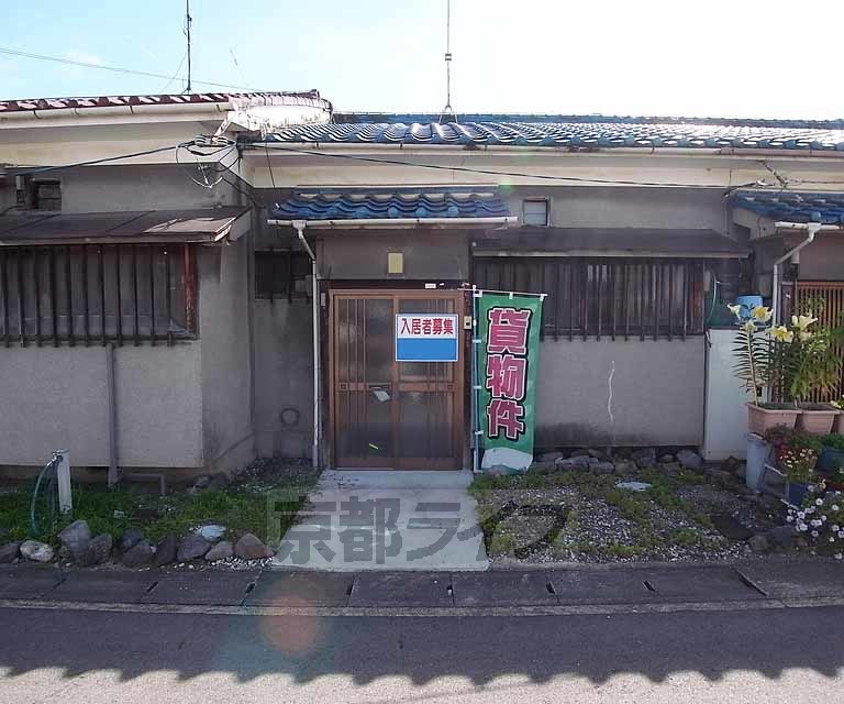建物外観　少し遠めから。