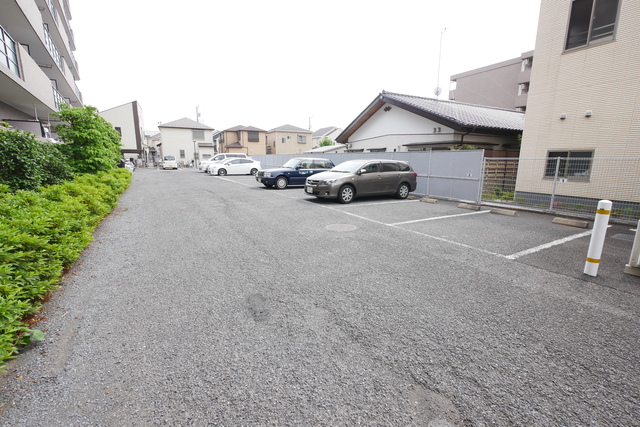 駐車場　★ゆとりのある敷地内駐車場です★
