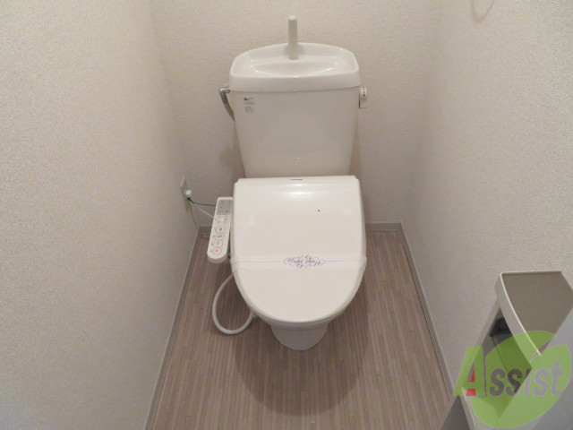 トイレ　トイレを撮影しました。嬉しいウォシュレットつきです。