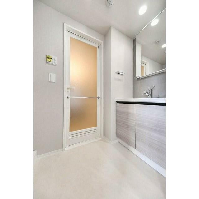 洗面設備　※写真は同タイプ住戸です。
