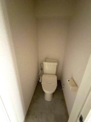 トイレ　落ち着いた色調のトイレです