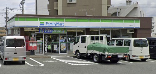 コンビニ　ファミリーマート 東櫛原店（コンビニ）まで329m