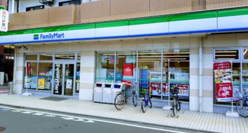 コンビニ　ファミリーマート 南林間店（コンビニ）まで60m
