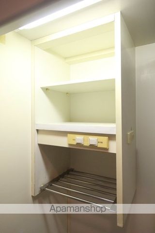 日暮里・舎人ライナー 西日暮里駅 徒歩5分 4階建 築34年のキッチン写真