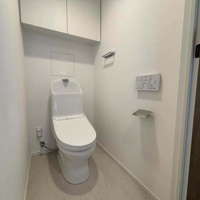 トイレ　※写真は同タイプ住戸です。