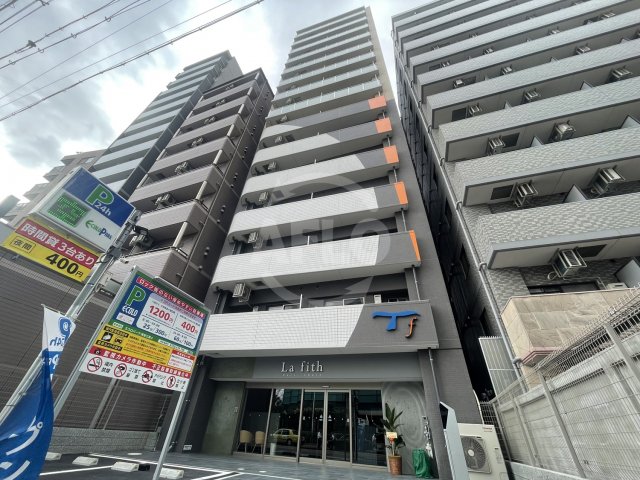 建物外観　セレニテフラン野田阪神駅前　外観