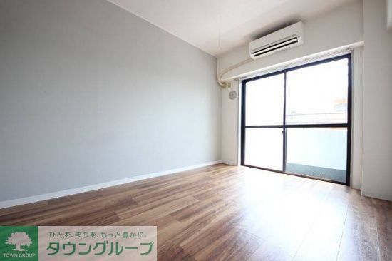 ハーモニーハイツ52の居間写真