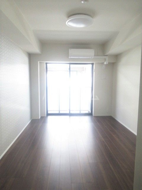 SHOKEN Residence川崎生田の居間写真