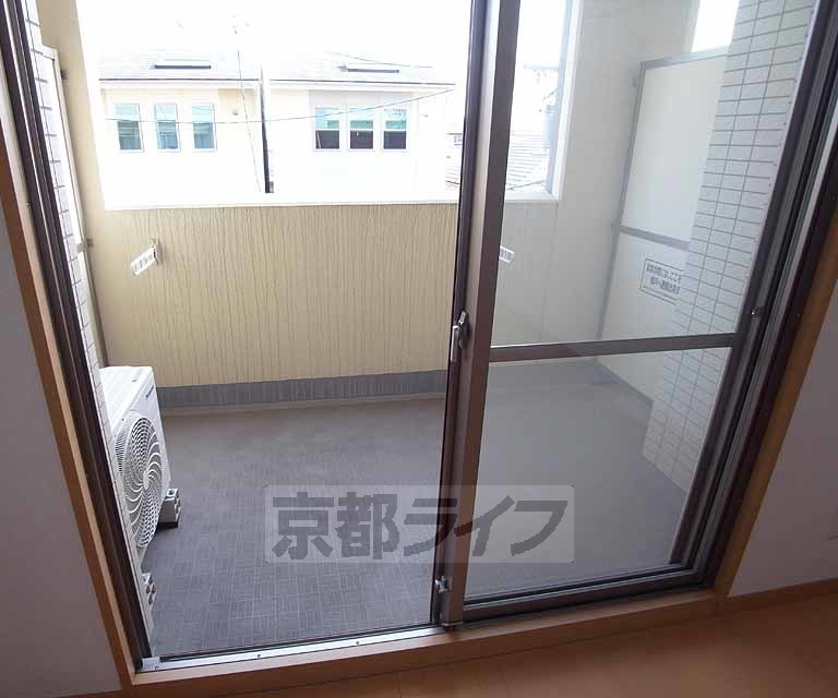 バルコニー　広いバルコニーで思わず外に出たくなります・
