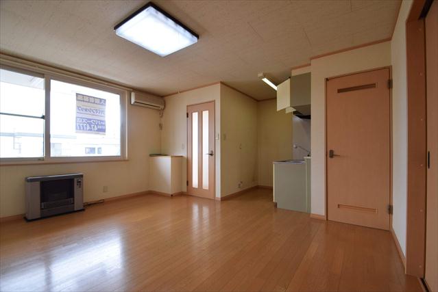 Avenirの居間写真