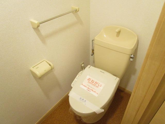 ＪＲ常磐線 赤塚駅 徒歩27分 3階建 築26年のトイレ写真