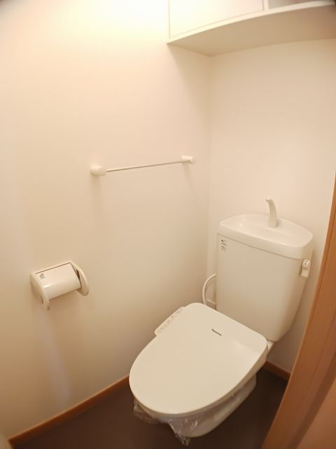 ＪＲ弥彦線 燕三条駅 徒歩6分 2階建 築21年のトイレ写真