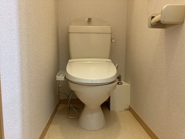 レオパレスWAKAMIYAのトイレ写真