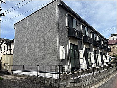 レオパレスWAKAMIYAの外観写真