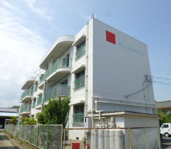 静岡市清水区横砂本町のマンションの建物外観