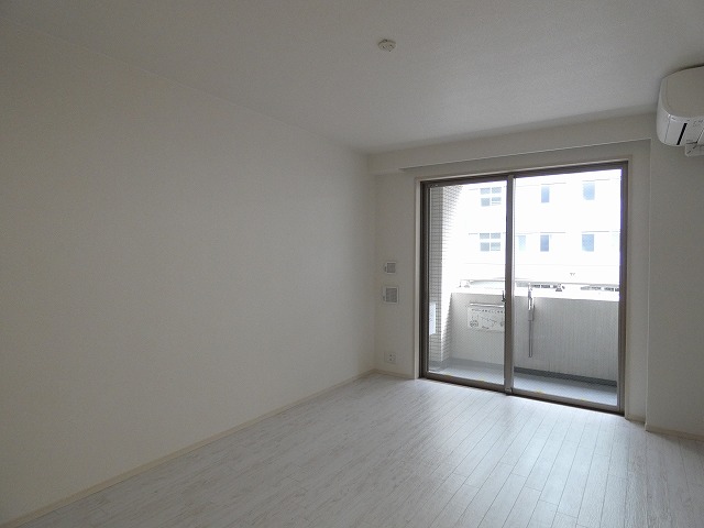 居室・リビング　内観